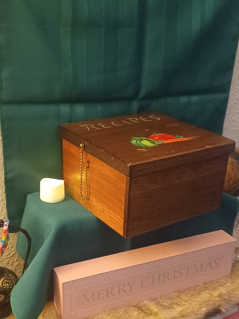 Wooden Recipe Box with Tomato & Pepper Illustration - Brown
